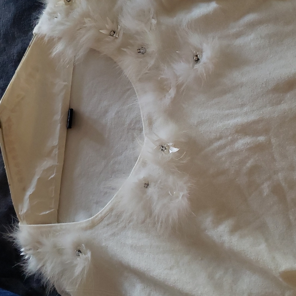 Sweater - Picture 4 of 4